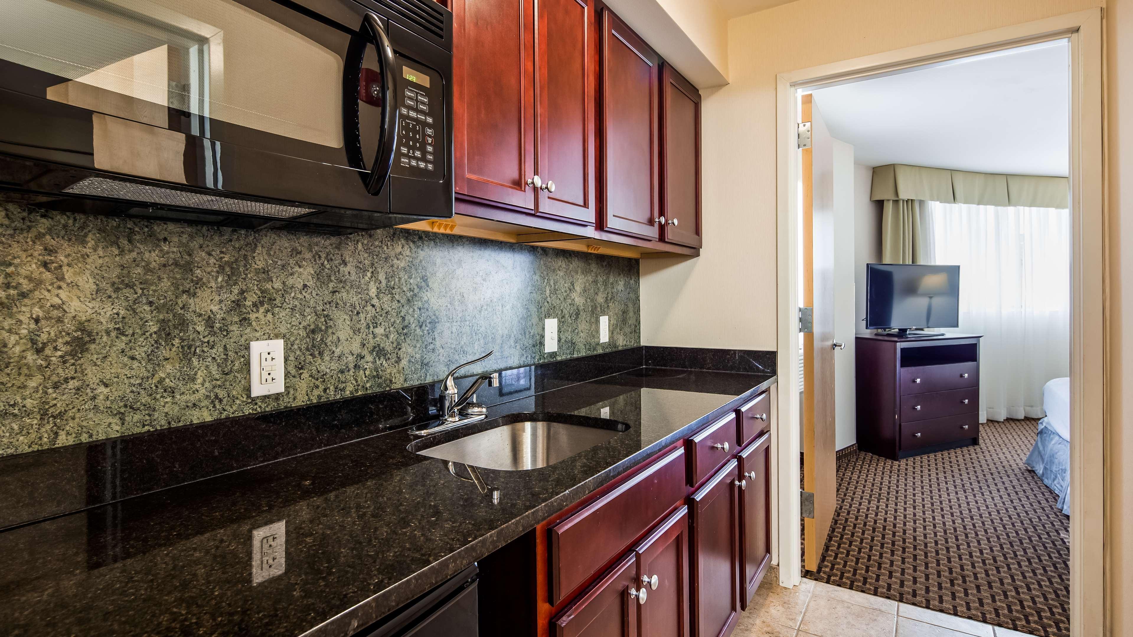 Best Western Plus Philadelphia Airport South - At Widener University Chester Exterior foto